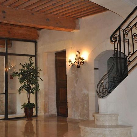 Les Echevins Hotell Tarascon Exteriör bild