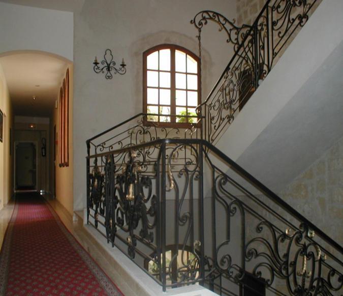 Les Echevins Hotell Tarascon Exteriör bild