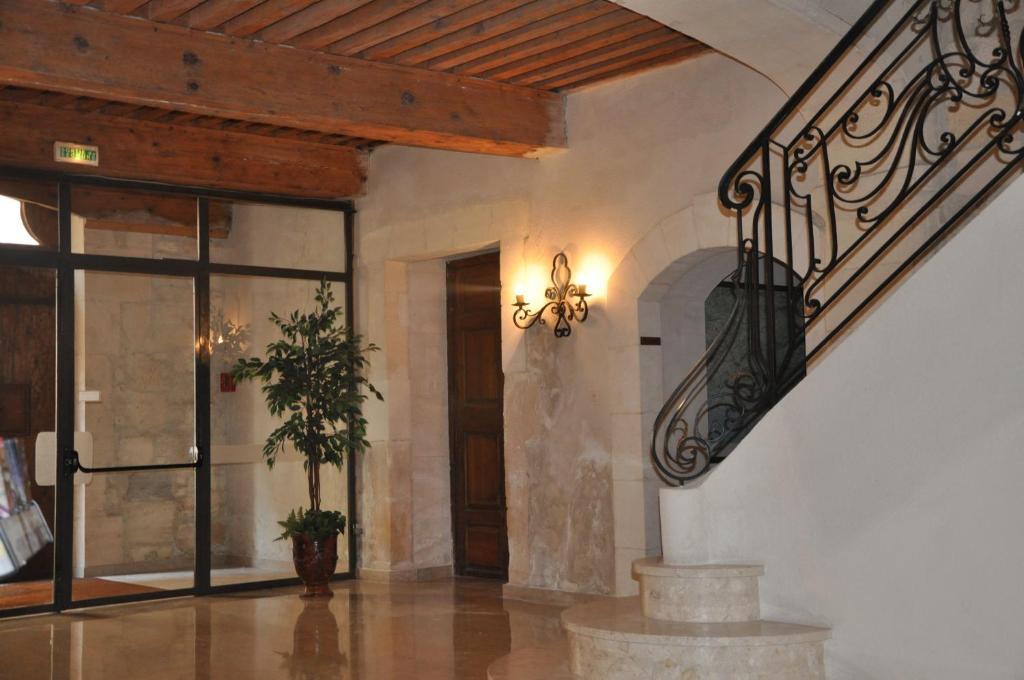 Les Echevins Hotell Tarascon Exteriör bild