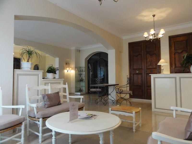 Les Echevins Hotell Tarascon Exteriör bild