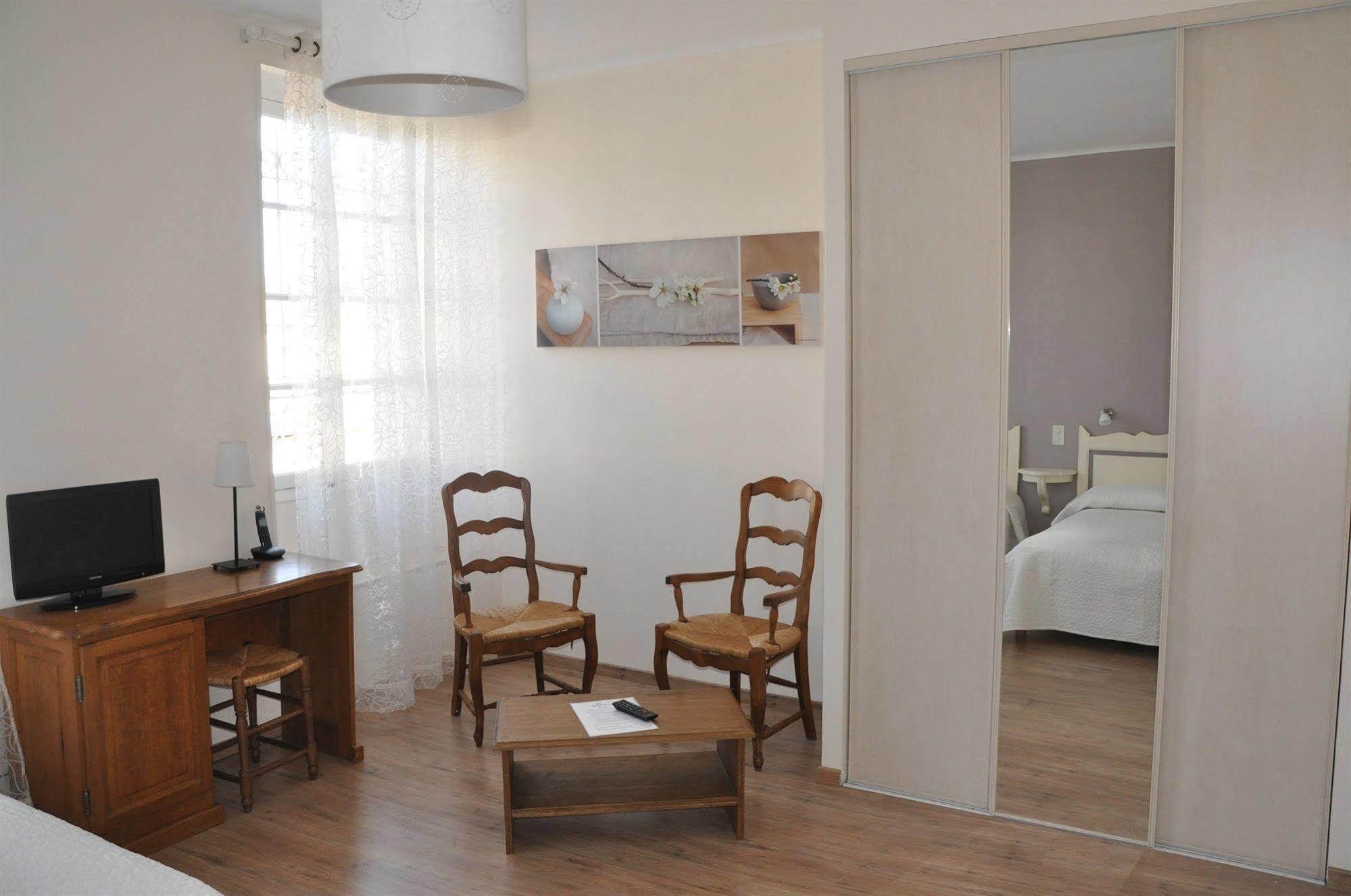 Les Echevins Hotell Tarascon Exteriör bild