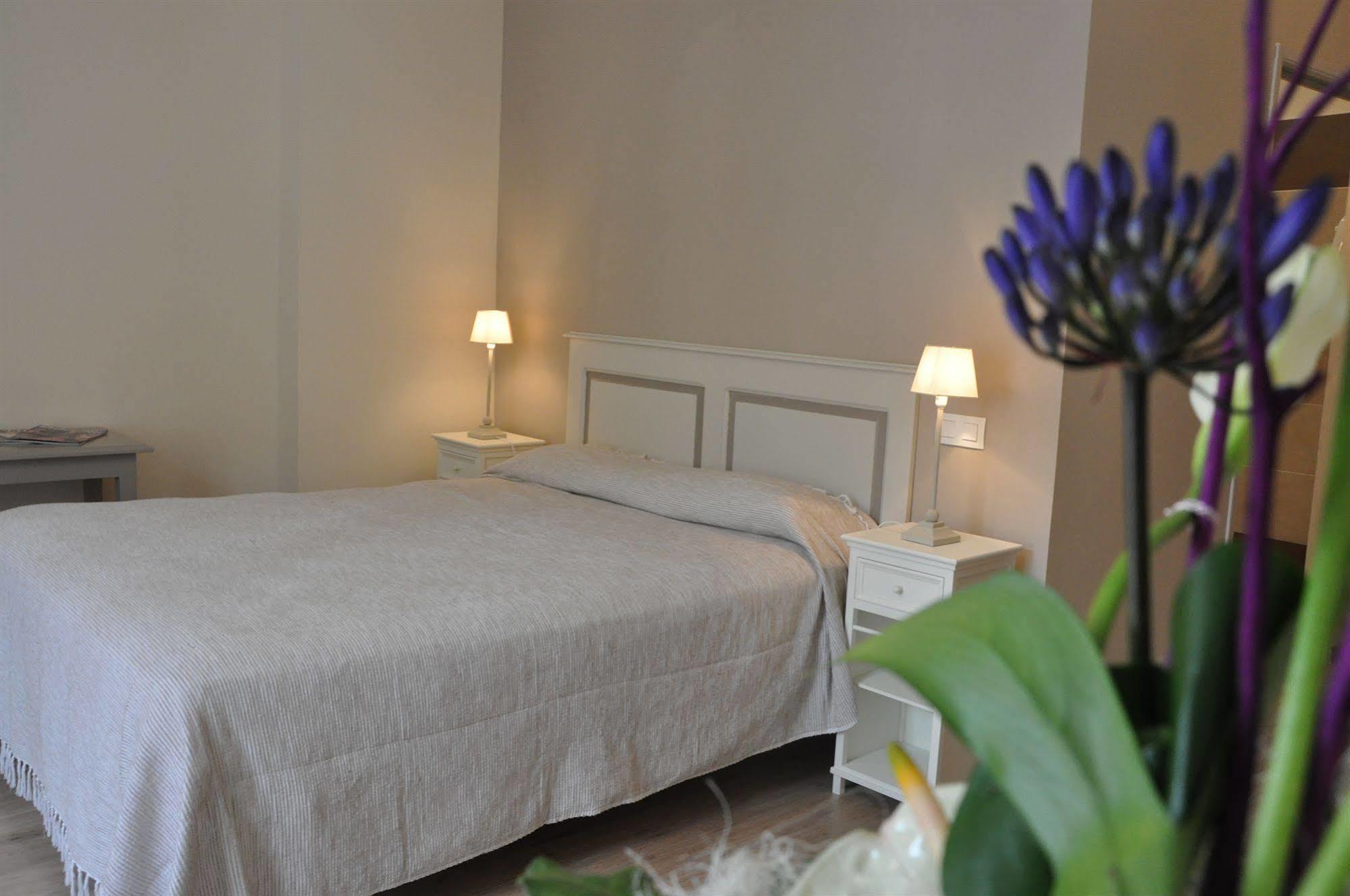 Les Echevins Hotell Tarascon Exteriör bild